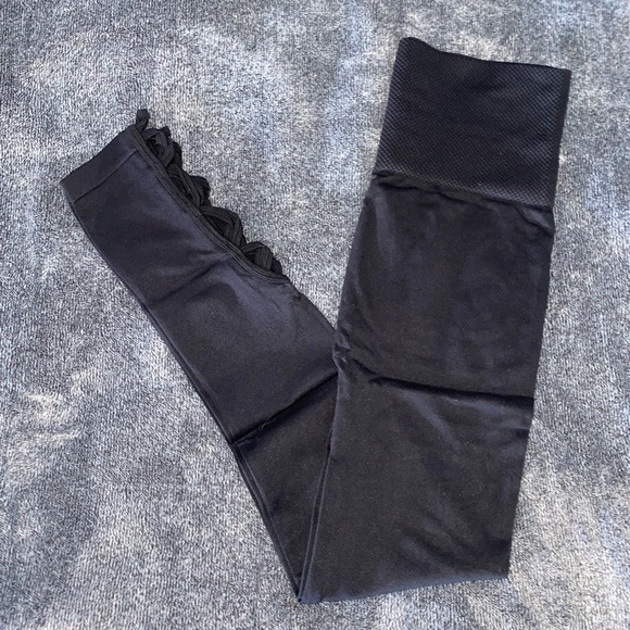 New Zenana Outfitters Black Leggings L/XL - Picture 2 of 8